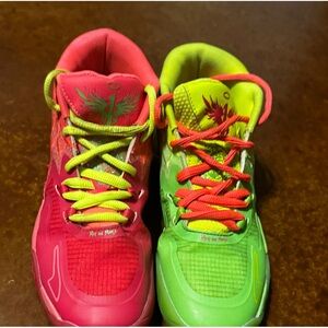 They are a size 7.5 in men,worn